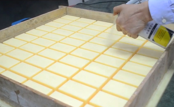 模具硅橡膠操作為什么要用脫模劑？